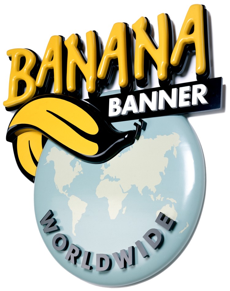 3D-Logo Banana Banner Worldwide: gelber Schriftzug und Banane über hellblauer Weltkugel, Marke des vorgesäumten und vorgeösten Bannermaterials