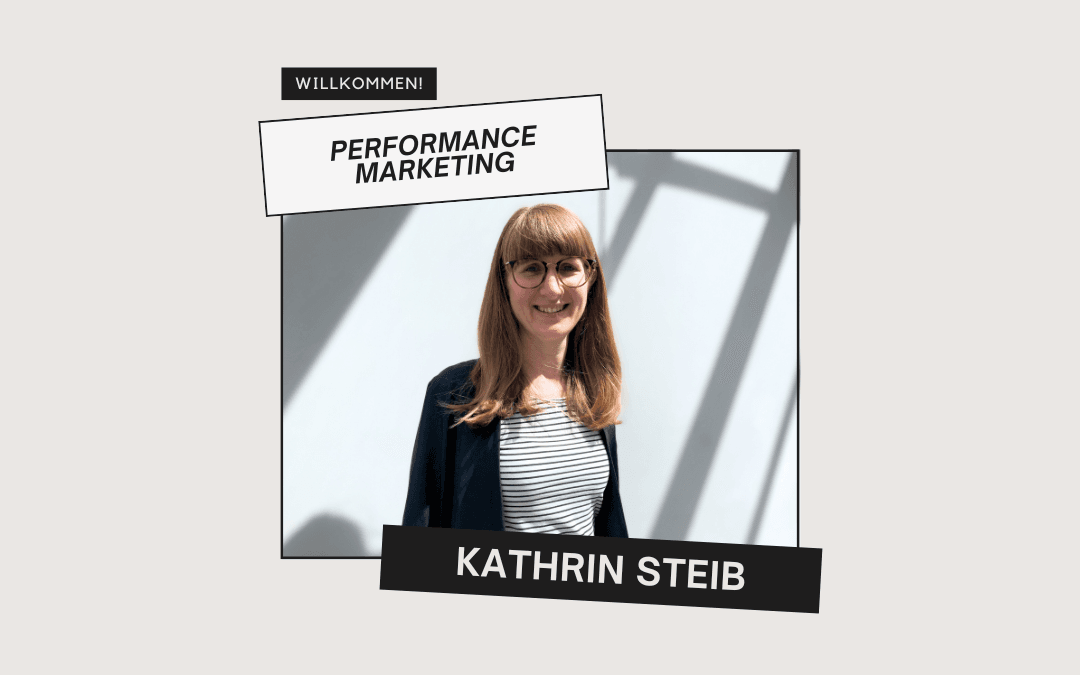 Welcome graphic: Kathrin Steib, Performance Marketing, smiling, with long reddish-brown hair, glasses, a dark blazer and a striped shirt
