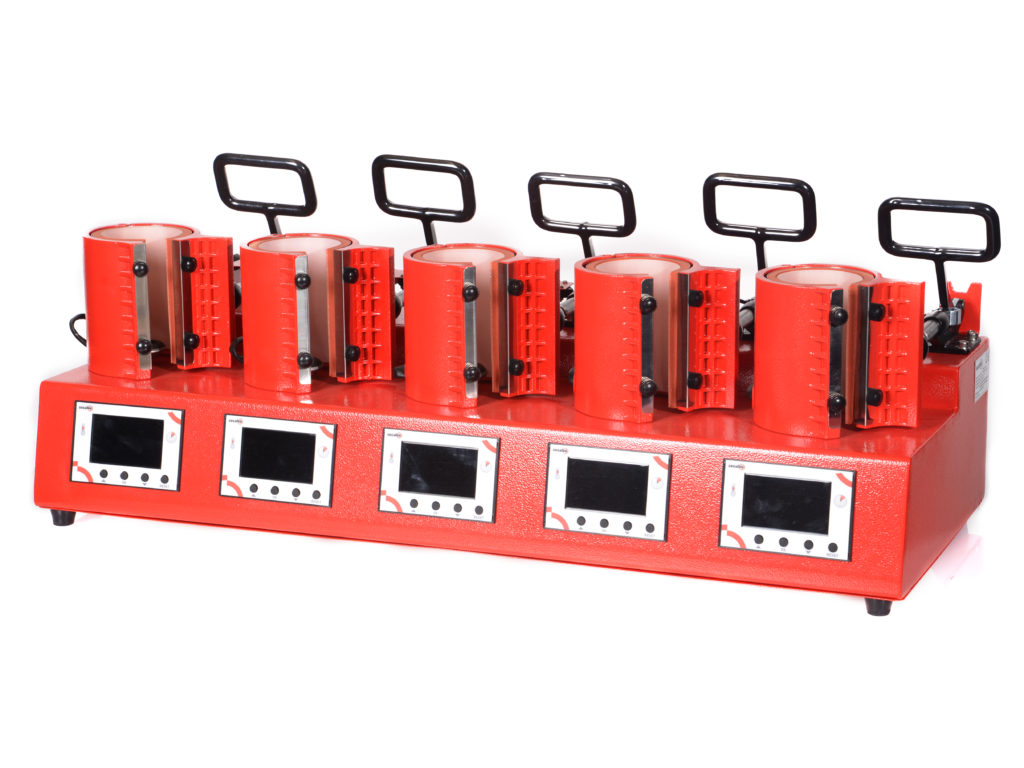 Rote Secabo TM5 Tassenpresse mit fünf geschlossenen Heizmanschetten, Hebelgriffen und je einem eigenen Display pro Station