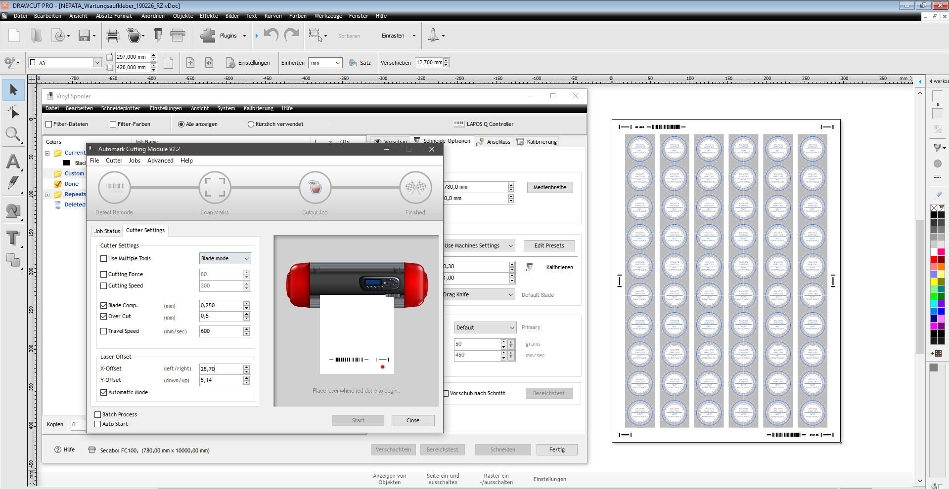 DrawCut Pro mit A3-Bogen voller runder Wartungsaufkleber samt Positionsmarken, davor das Fenster Automark Cutting Module mit Schneideeinstellungen