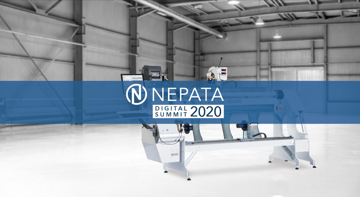 Machine à découper les rouleaux NEPATA équipée d'un écran et d'une imprimante, située dans un hall industriel vide ; au-dessus, une bannière bleue portant l'inscription « NEPATA Digital Summit 2020 ».